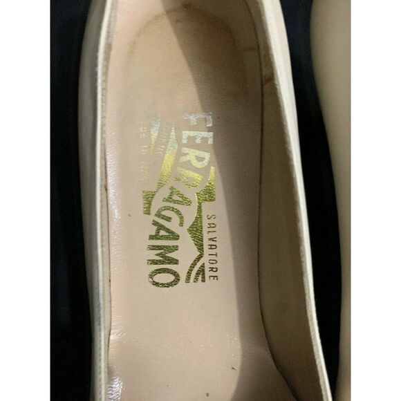 salvatore Ferragamo Authentic Ivory White Gold Mid Block Heels 7.5 AAA - Picture 8 of 8